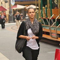 Jessica Alba and Cash Warren go shopping at The Grove | Picture 85942